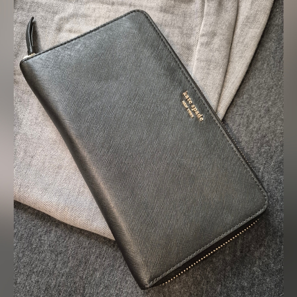 Kate Spade Travel Wallet